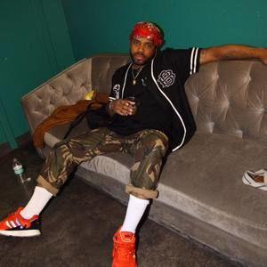 Meet your Posher, Max